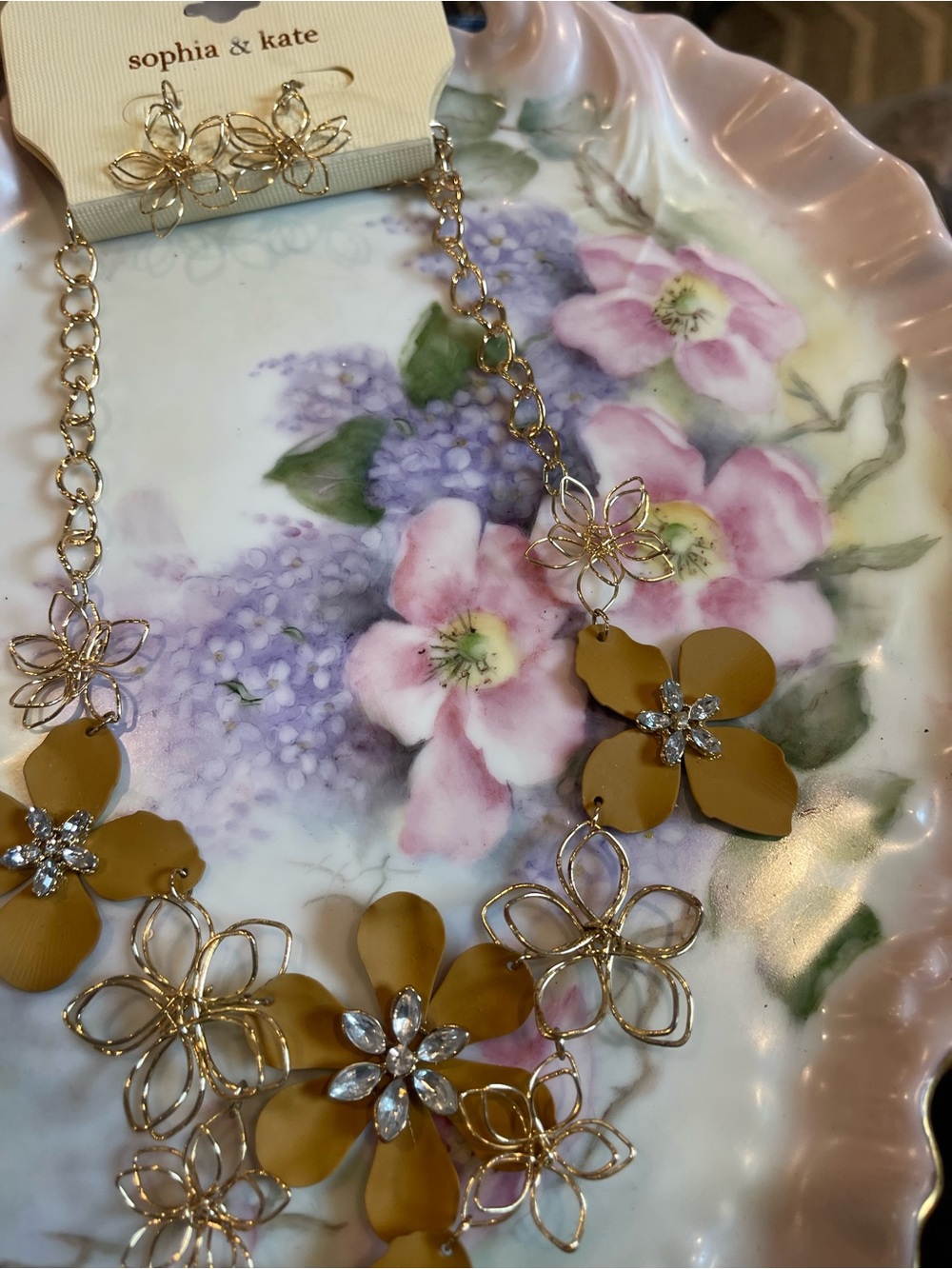 Gold Floral Statement Necklace and earrings - Mustard /Tan Yellow - Picture 4 of 5